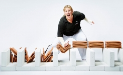 broken_minute_female_001-w245