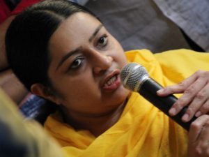 deepa565676-1-580x435