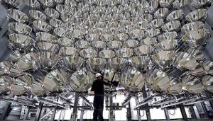 201704041642018021_Germans-switch-on-largest-artificial-sun_SECVPF