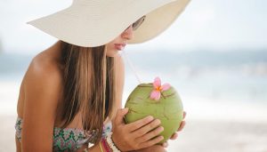 201705040835053730_Tender-coconut-water-is-good-medicine_SECVPF