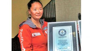 201705151041171653_Nepali-woman-scales-Mt-Everest-eight-times-breaking-own_SECVPF
