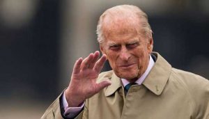 201706230603129564_Prince-Philip-leaves-hospital-after-twonight-stay_SECVPF