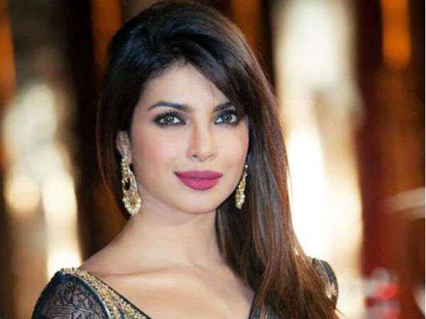 09-1510212252-priyanka-chopra-660