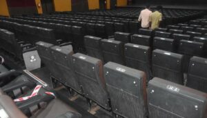 202108231433442472_Tamil_News_Tamil-cinema-Theatres-open-after-4-months_SECVPF