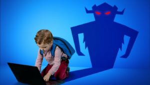 202204141255237559_Tamil_News_Six-Out-of-10-Children-Exposed-to-Cyber-Risks-Online-Says_SECVPF