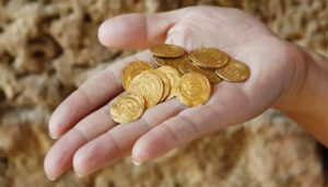 202205160910357038_Tamil_News_gold-coins-buying-Not-forgotten_SECVPF